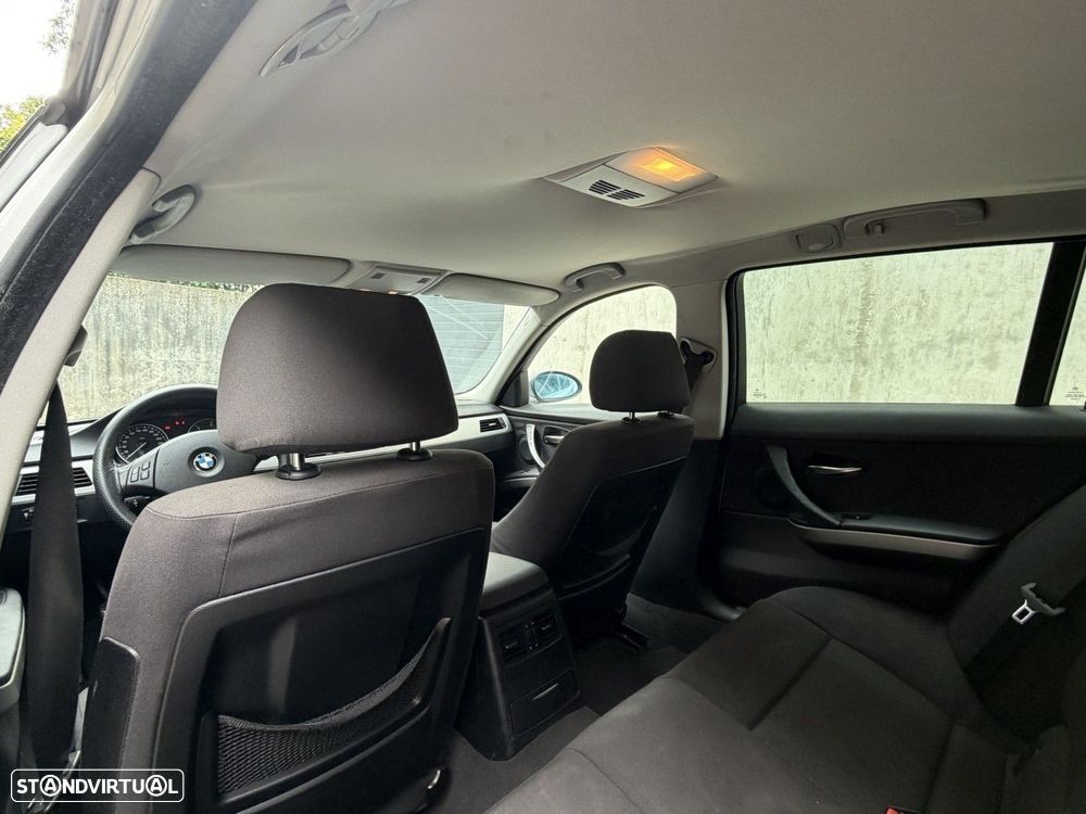 BMW 320 d Sport - 11