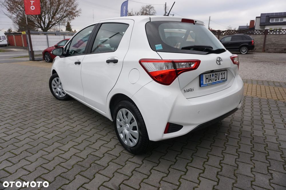 Toyota Yaris 1.0 VVT-i Team Deutschland - 6