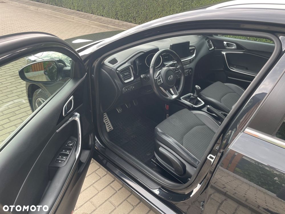 Kia Ceed 1.4 T-GDI L Business Line - 14