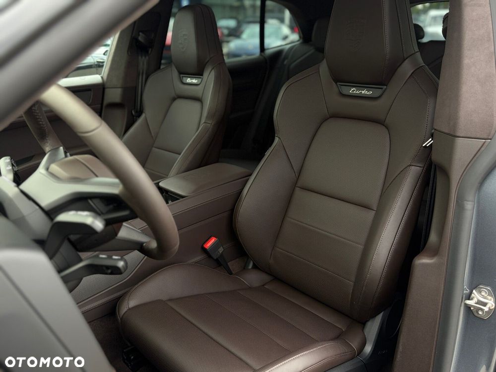 Porsche Cayenne - 23