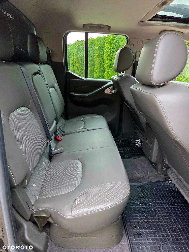 Nissan Navara 3.0 D V6 Platinum Long EU5 - 10