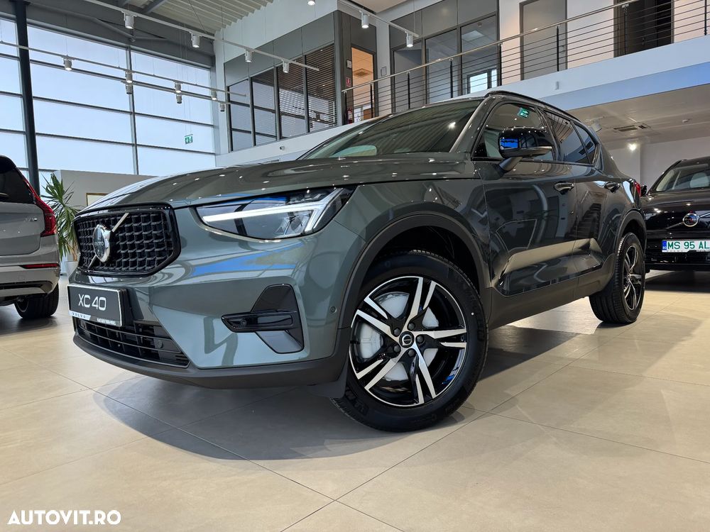Volvo XC 40 B3 AT FWD MHEV Plus Dark - 2