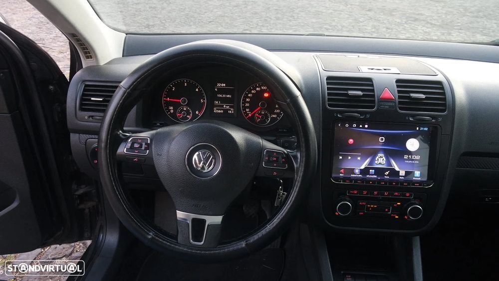 VW Jetta 1.6 TDi Confortline - 26