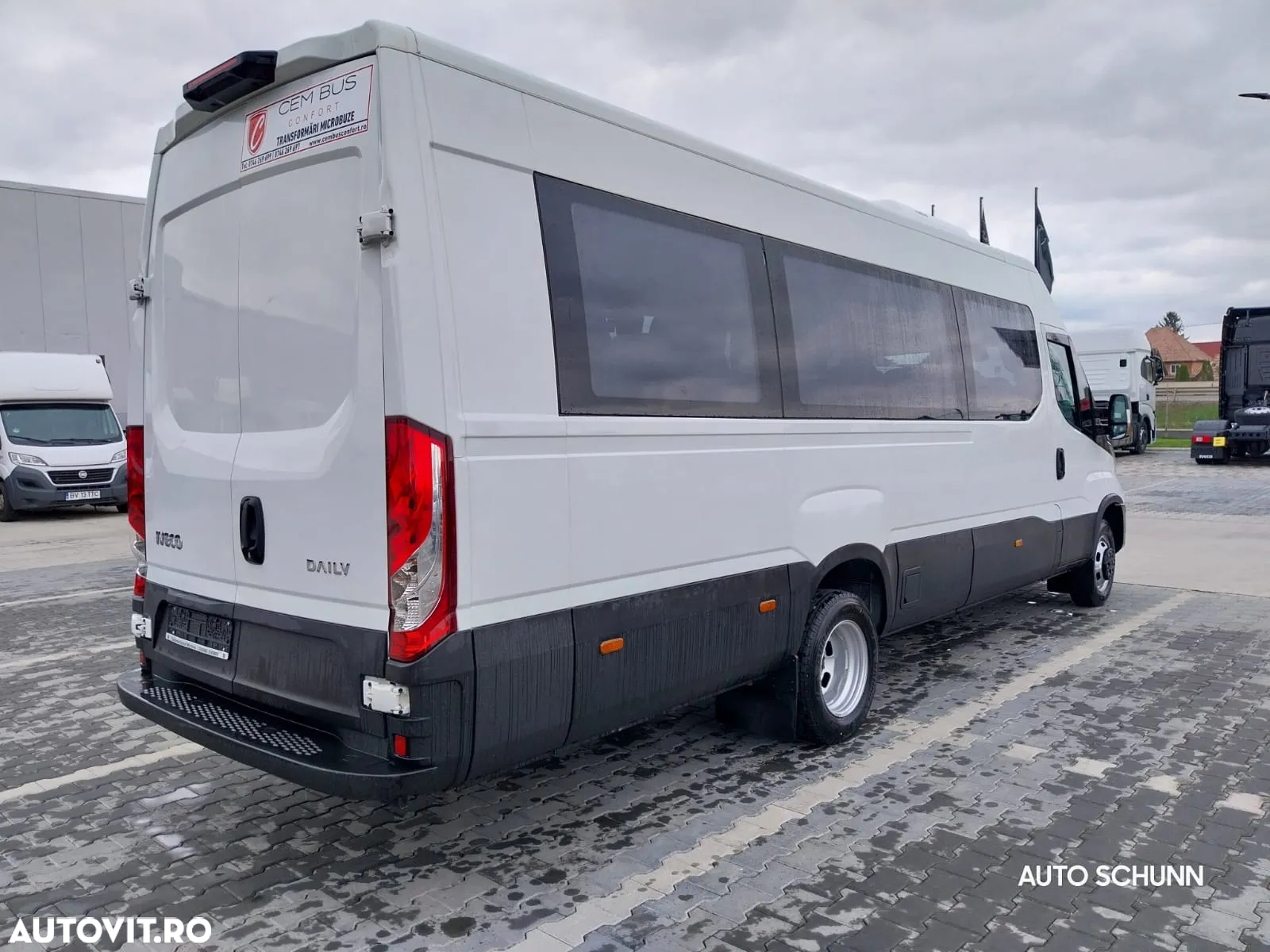 Iveco Bus - 22+1+1 locuri - 4