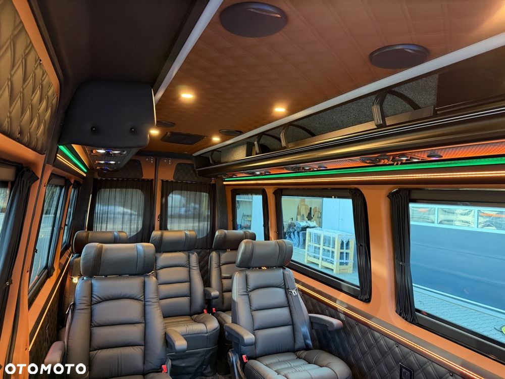 Mercedes-Benz Sprinter - 33