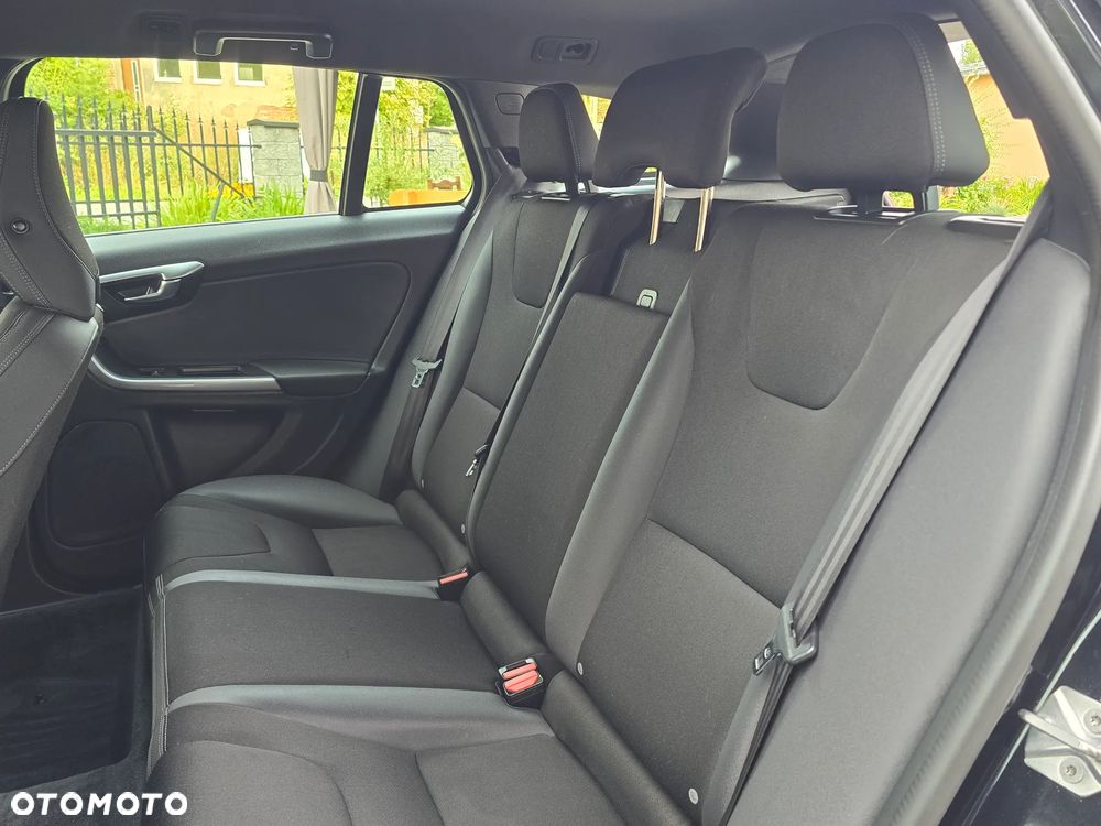 Volvo V60 D4 Summum - 22