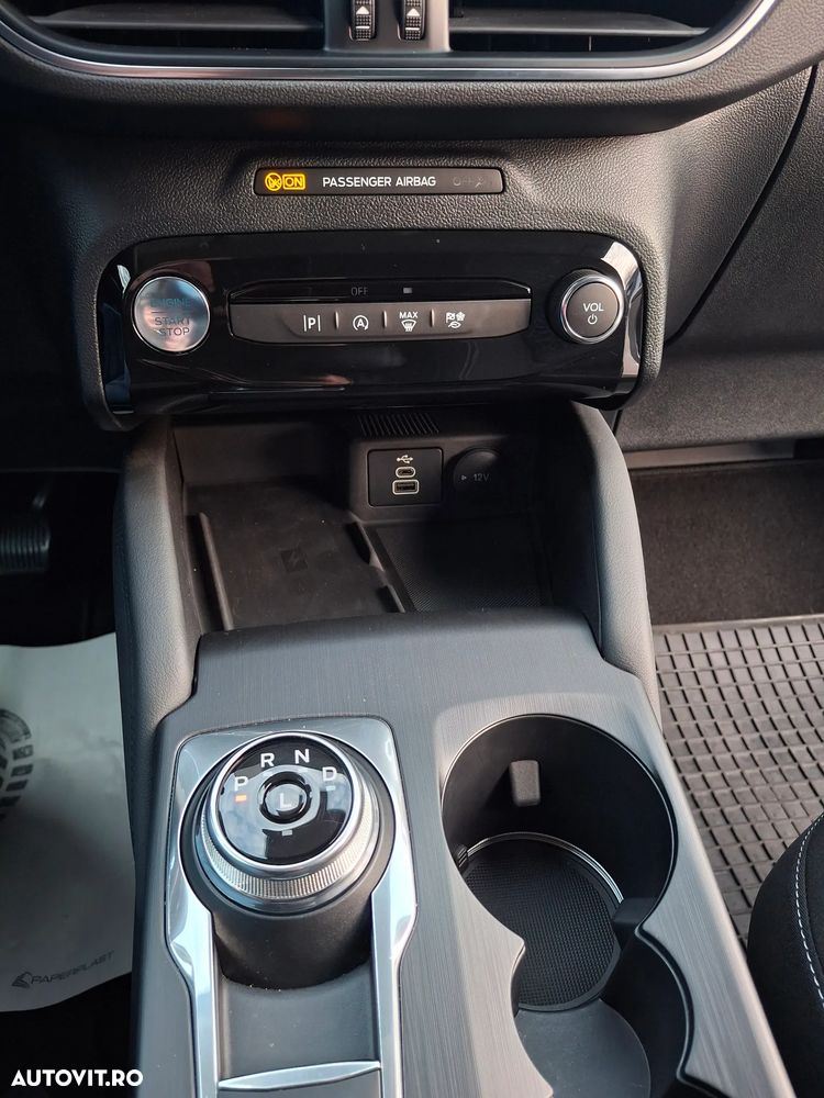 Ford Kuga 1.5 EcoBoost A8 FWD Titanium - 29