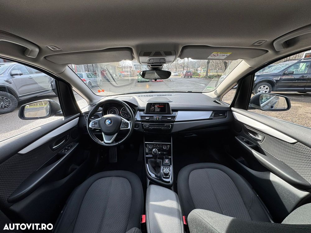 BMW Seria 2 218i - 13