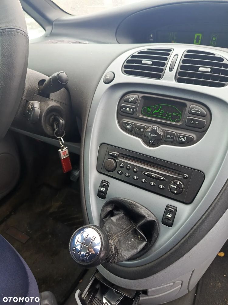 Citroën Xsara Picasso 1.8i Exclusive - 12