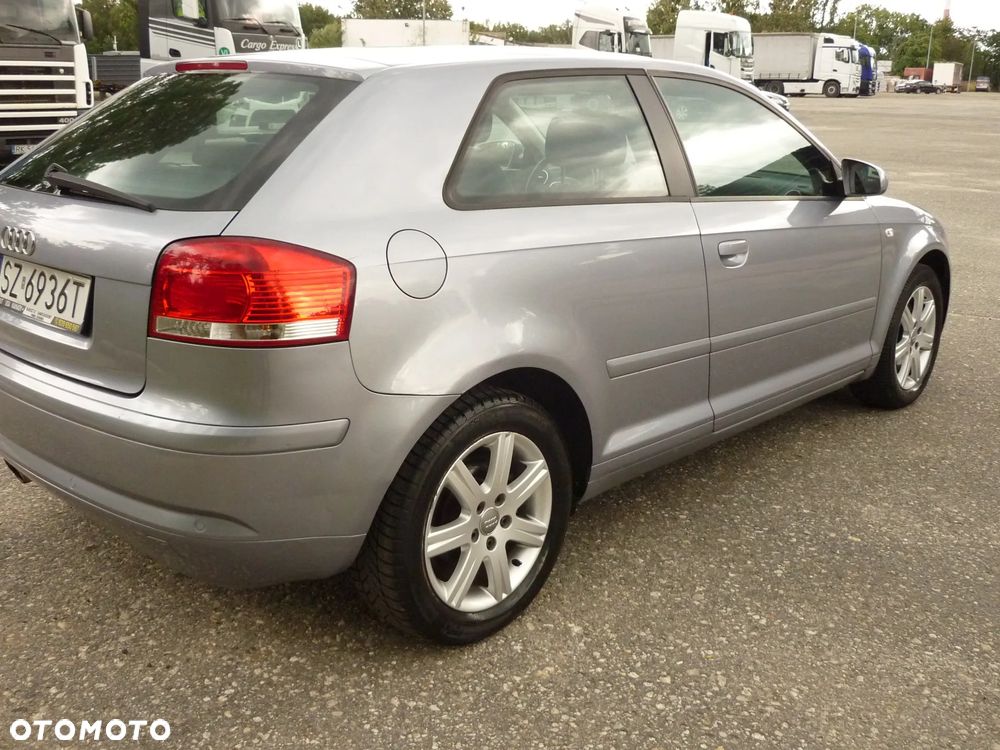 Audi A3 3-drzwiowe 1.4T FSI Ambition - 4