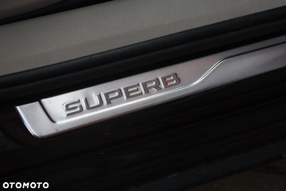Skoda Superb 2.0 TSI L&K DSG - 38