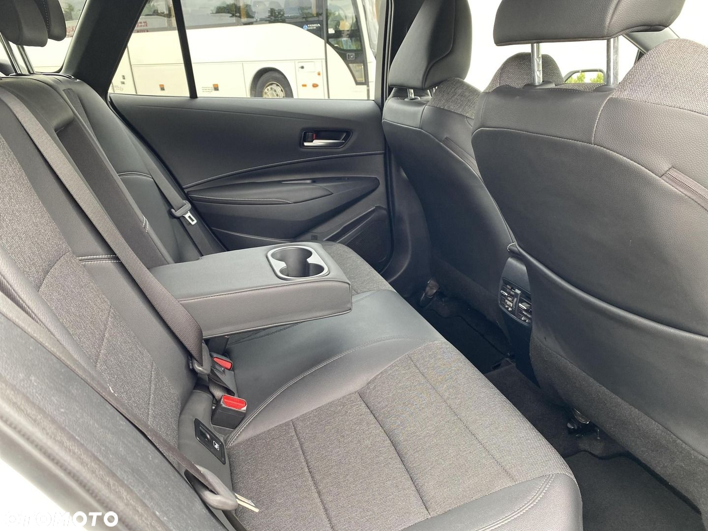 Toyota Corolla - 12