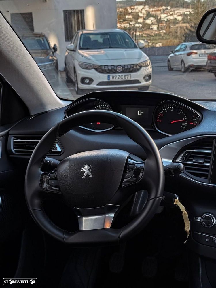 Peugeot 308 1.5 BlueHDi Business Line — fotografia 9
