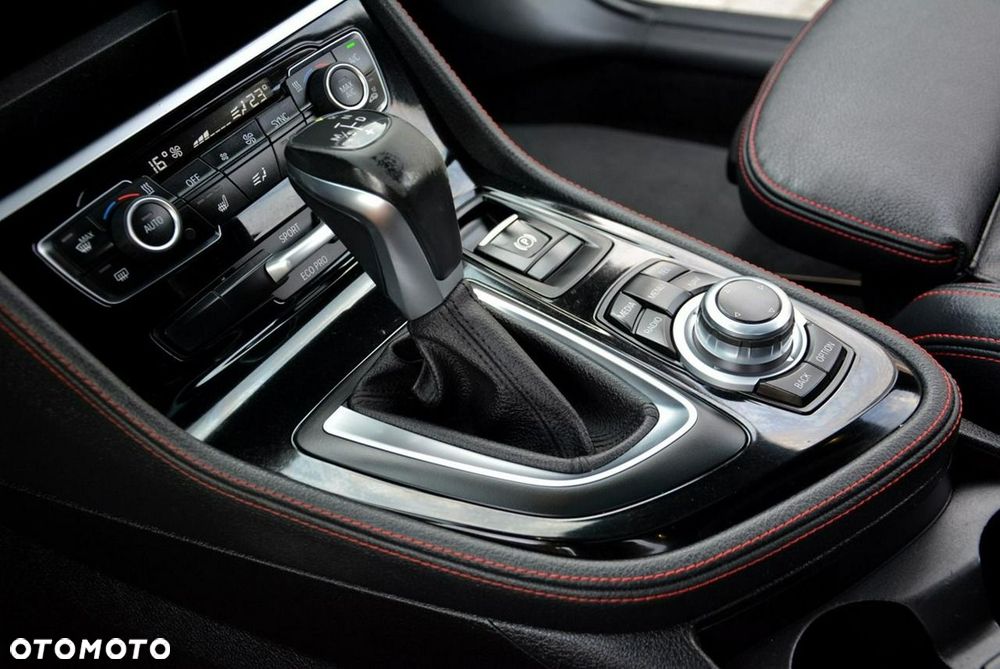 BMW Seria 2 220i Sport-Aut M Sport - 30
