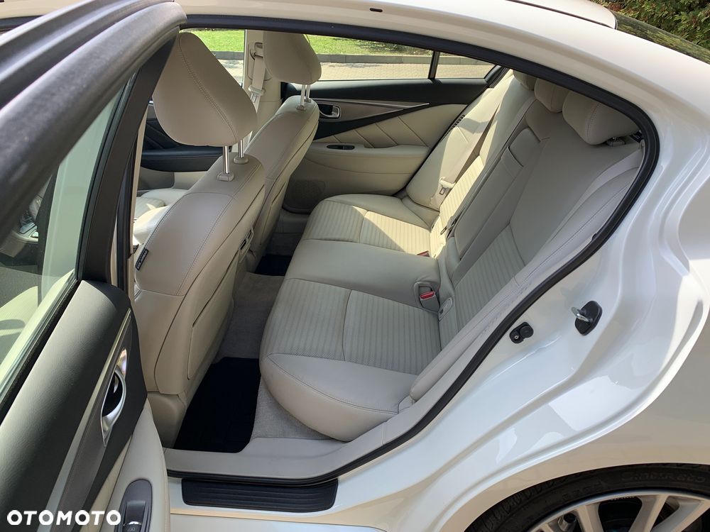 Infiniti Q50 Hybrid Sport Tech - 7