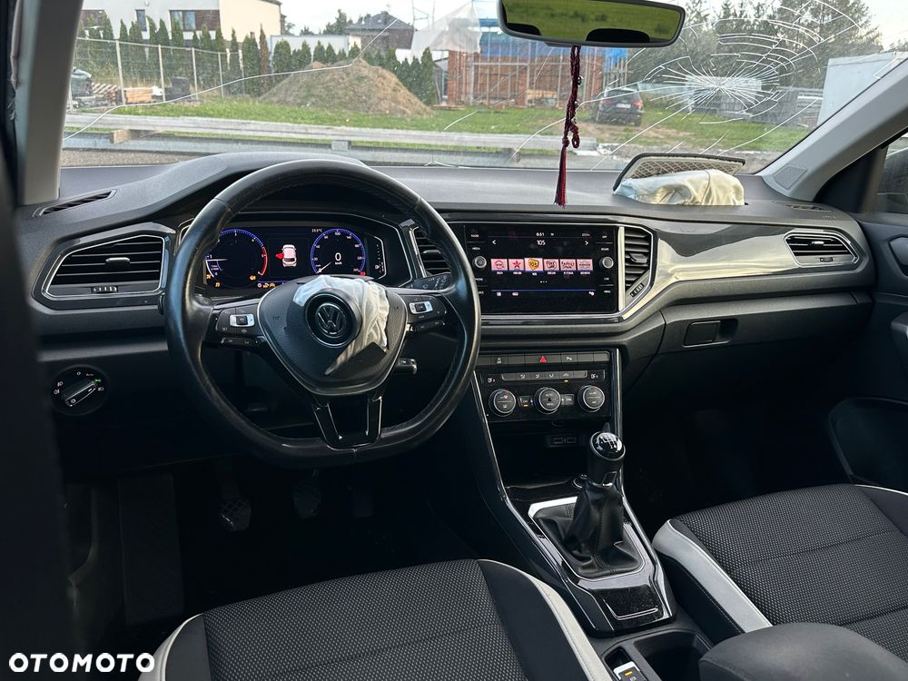 Volkswagen T-Roc - 19