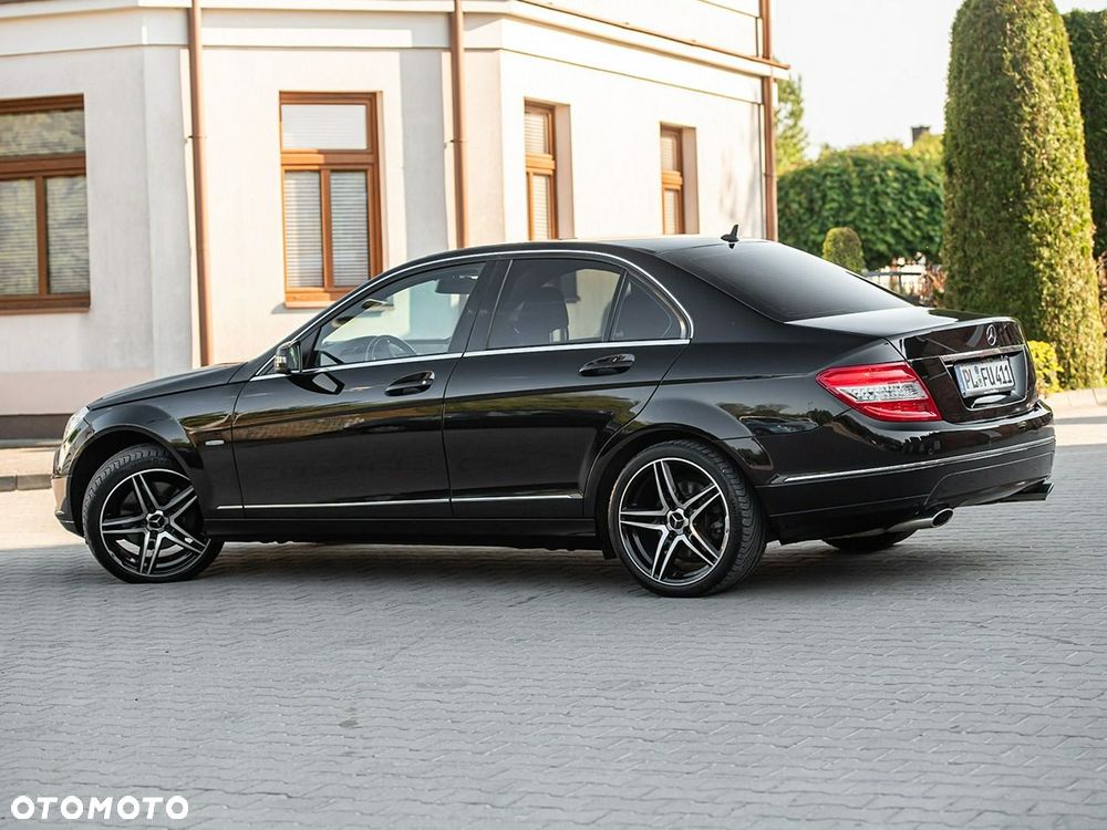 Mercedes-Benz Klasa C 350 CDI DPF 7G-TRONIC BlueEFFICIENCY Avantgarde - 13