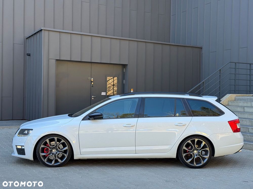 Skoda Octavia 2.0 TDI DSG RS - 8