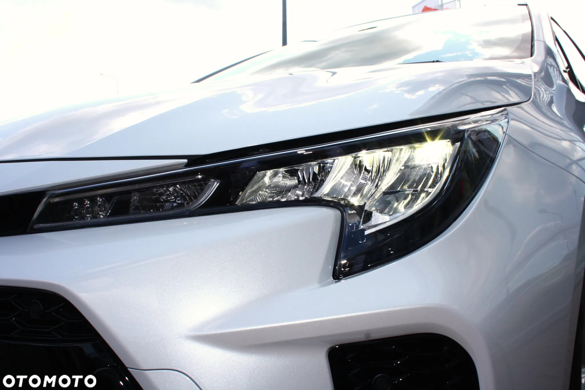 Suzuki Swace 1.8 Hybrid Premium Plus CVT - 12