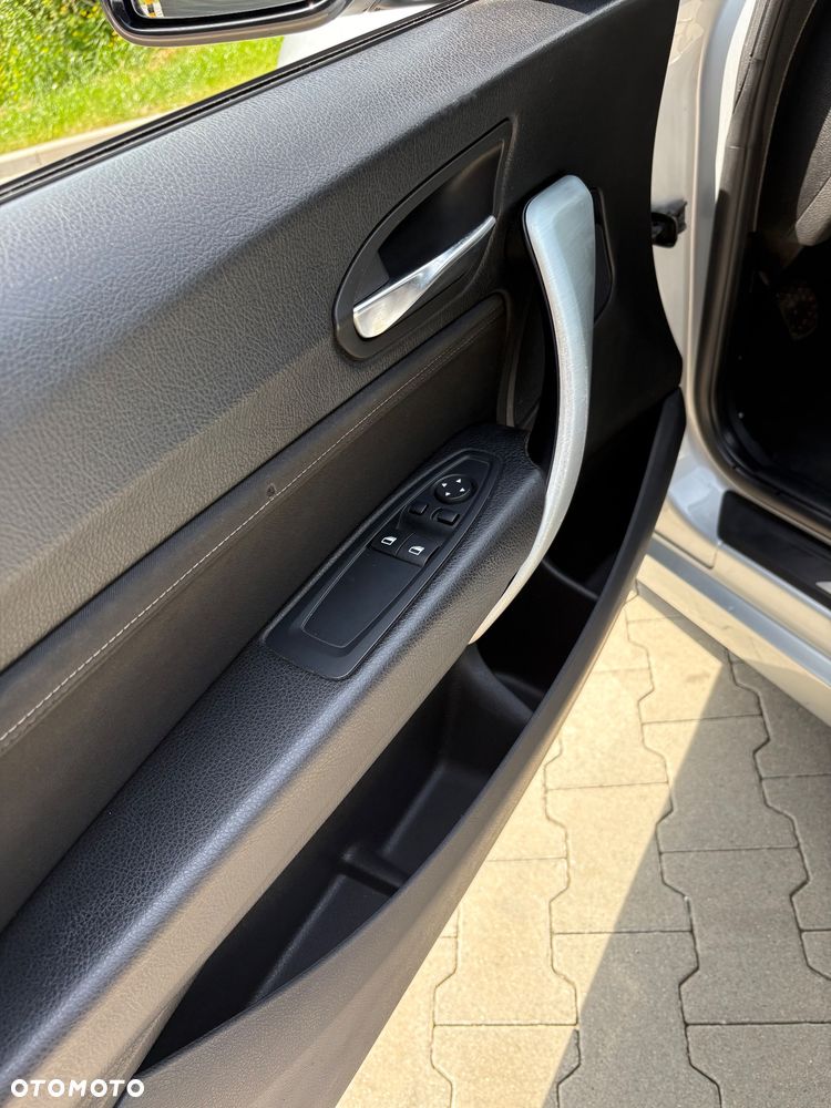 BMW Seria 2 218d Sport Line - 24