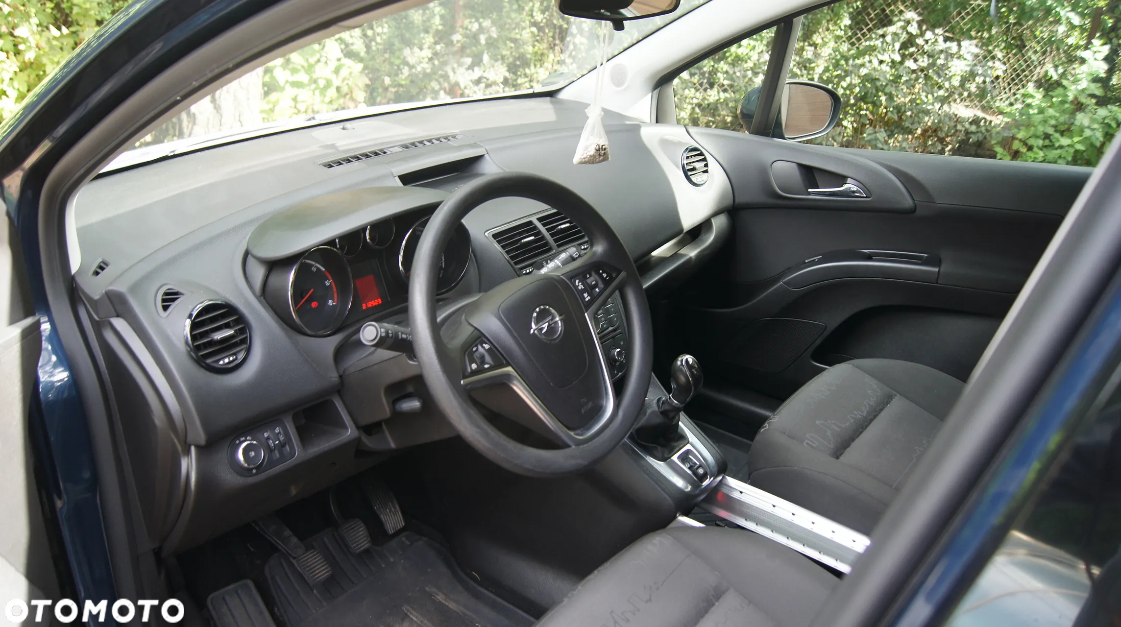 Opel Meriva - 11