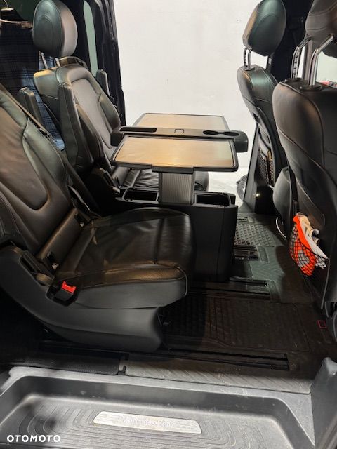 Mercedes-Benz Klasa V - 9