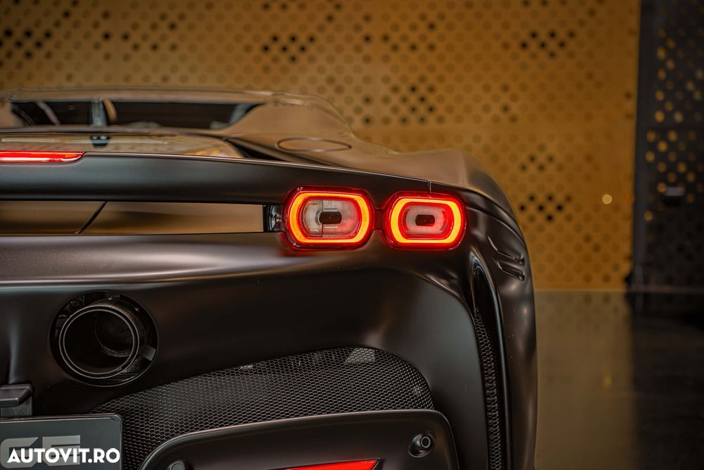 Ferrari SF90 Stradale - 35