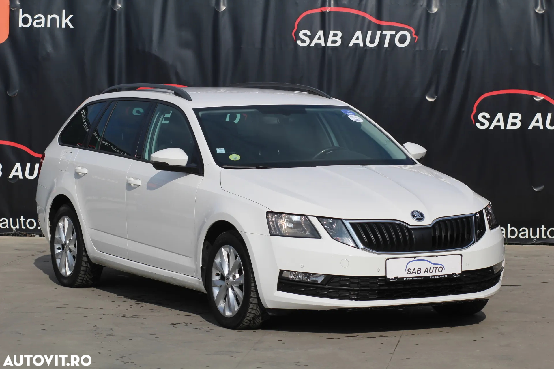Skoda Octavia Combi Diesel 1.6 TDI DSG Style - 4