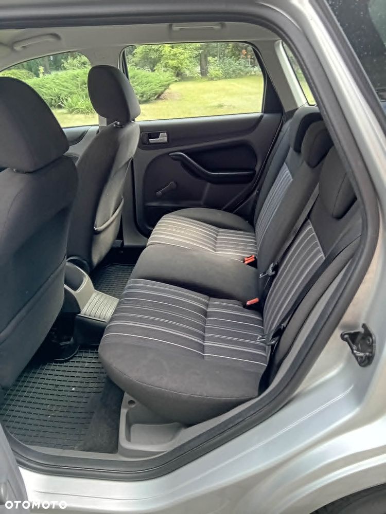 Ford Focus 1.6 Comfort - 13