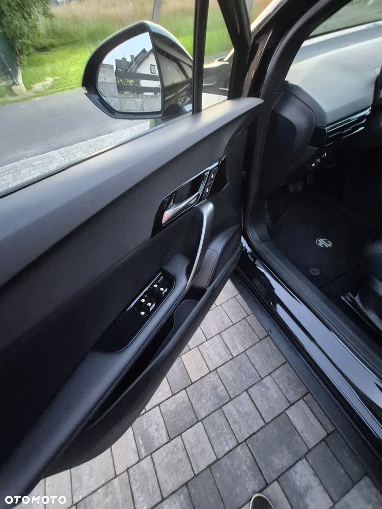 MG 4 Luxury 64 kWh - 16