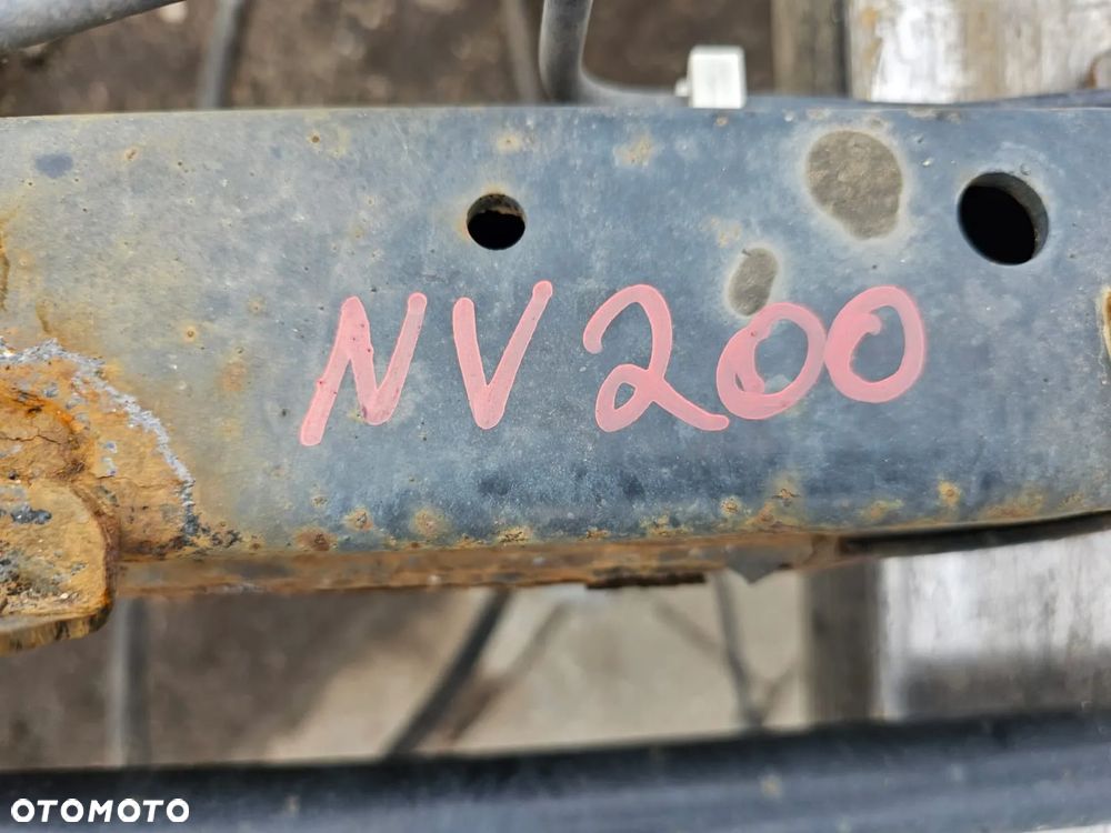 BELKA OŚ ZAWIESZENIA TYŁ NISSAN NV200 - 3