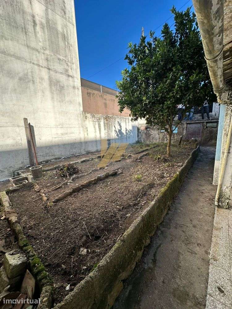 Terreno para construção em altura ou remodelação de moradia - Grande imagem: 3/6