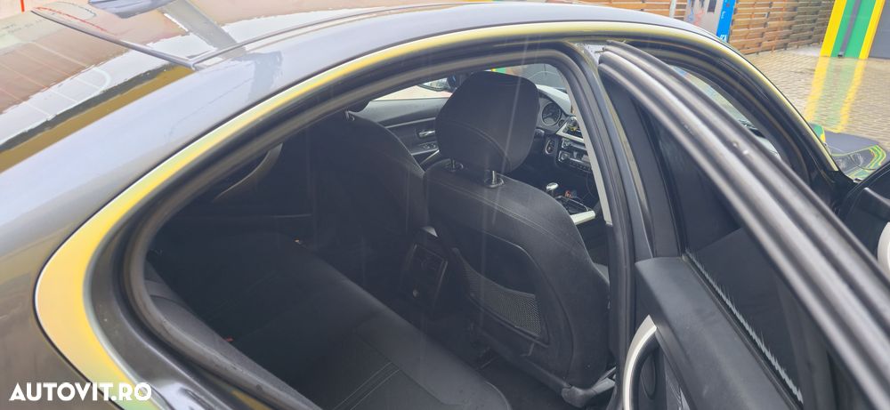 BMW Seria 3 320d - 4