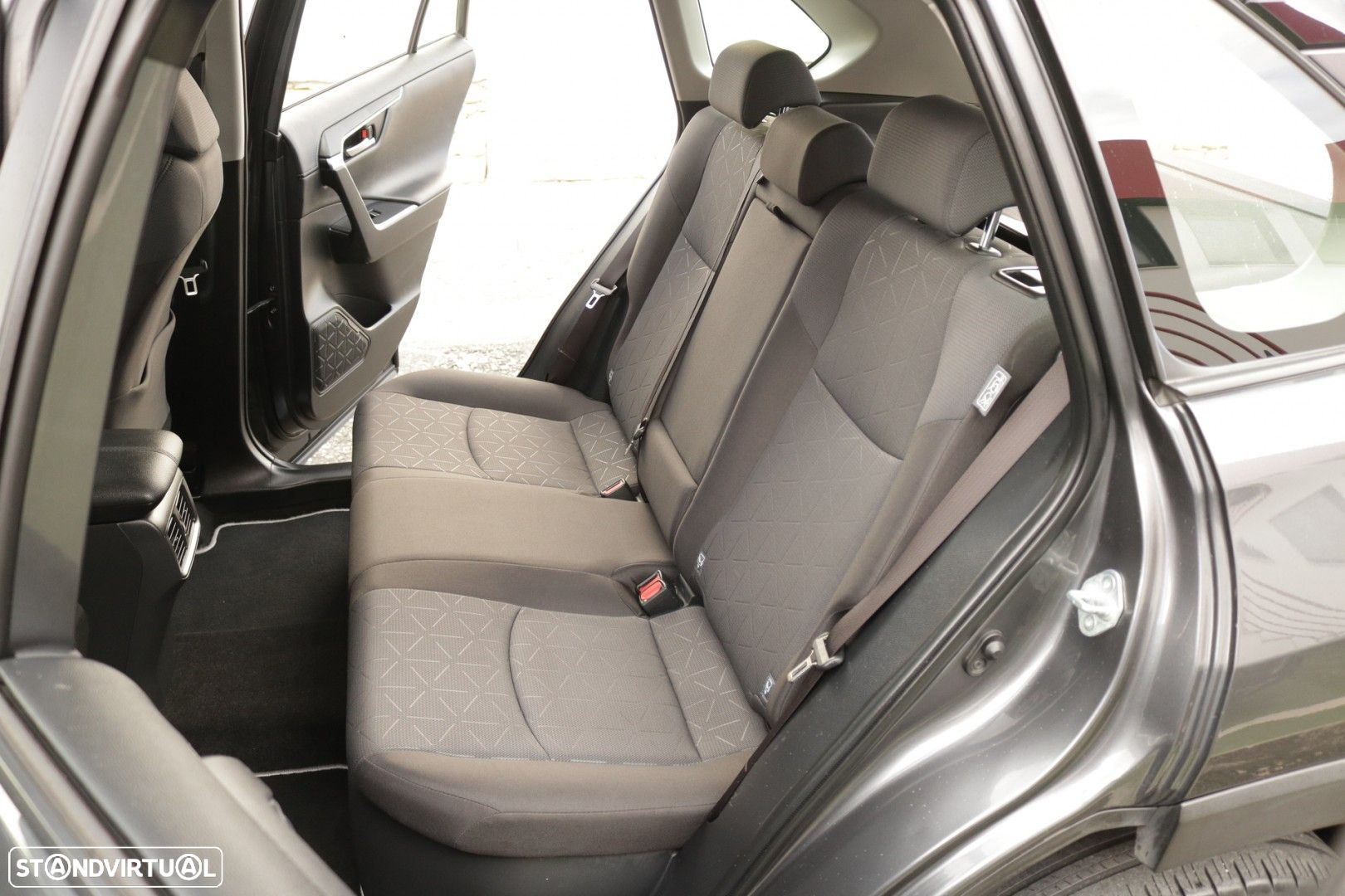 Toyota RAV4 2.5 HDF Comfort - 29