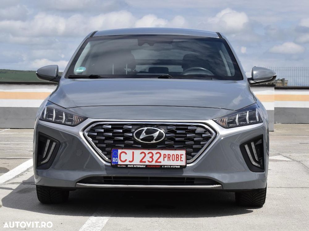 Hyundai IONIQ - 3