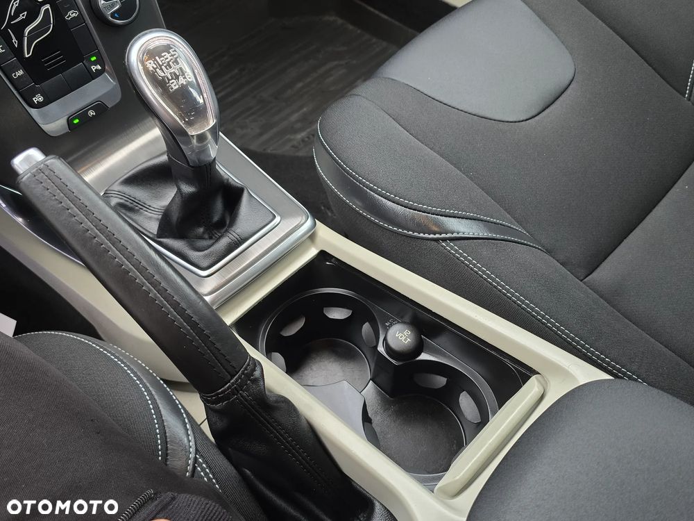 Volvo V40 T3 - 38