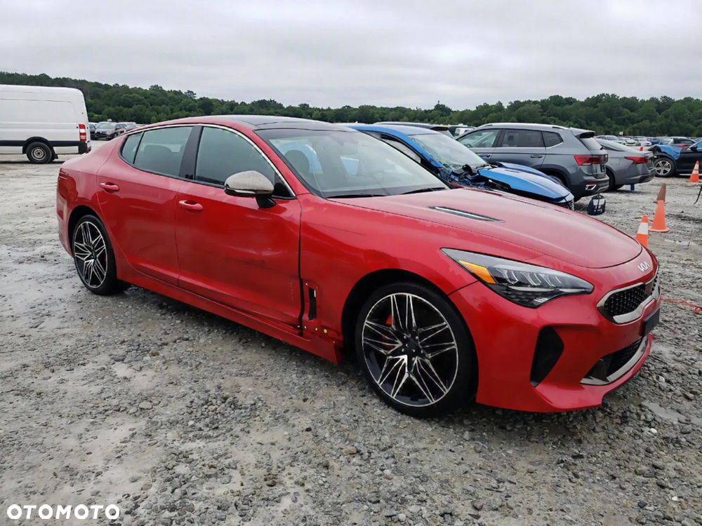 Kia Stinger - 3