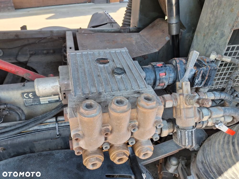 Renault Midlum 270 DXI Zamiatarka BUCHER Szczotki L/R Lewa I Prawa Strona 2 Silniki Karcher Listwa Ciśnieniowa Lanca Na Bębnie 2011r - 4