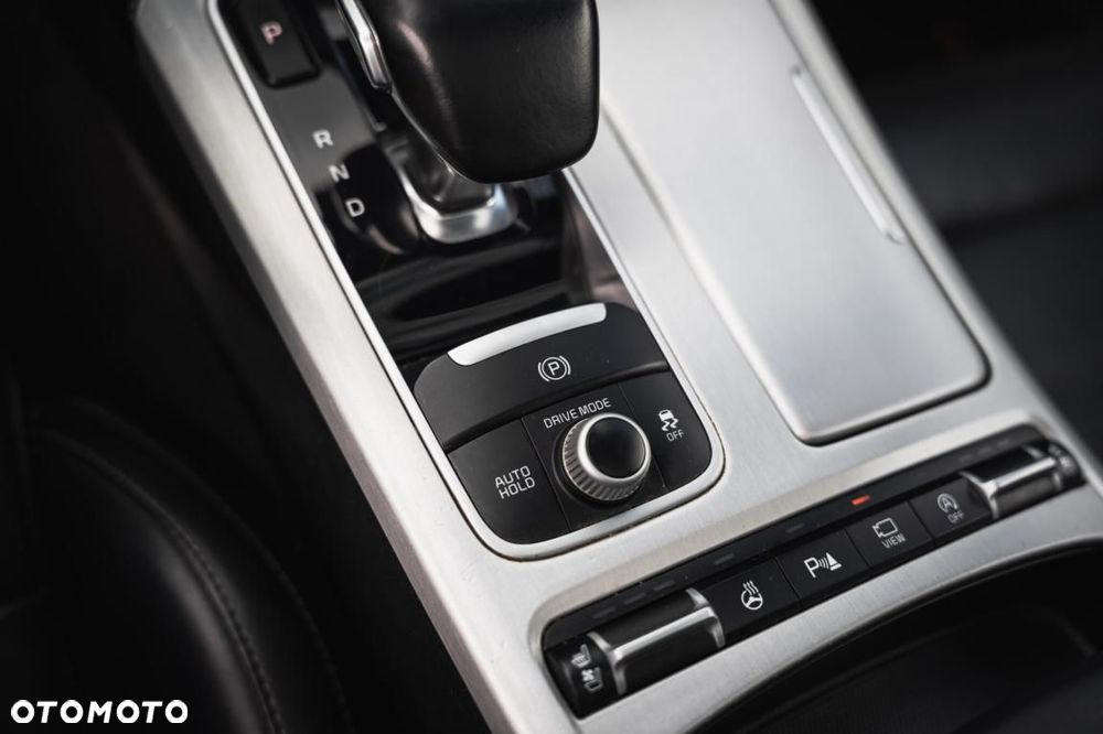 Kia Stinger - 24