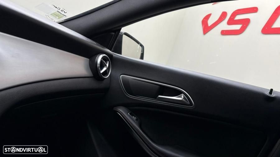 Mercedes-Benz CLA 200 d Shooting Brake AMG Line - 10