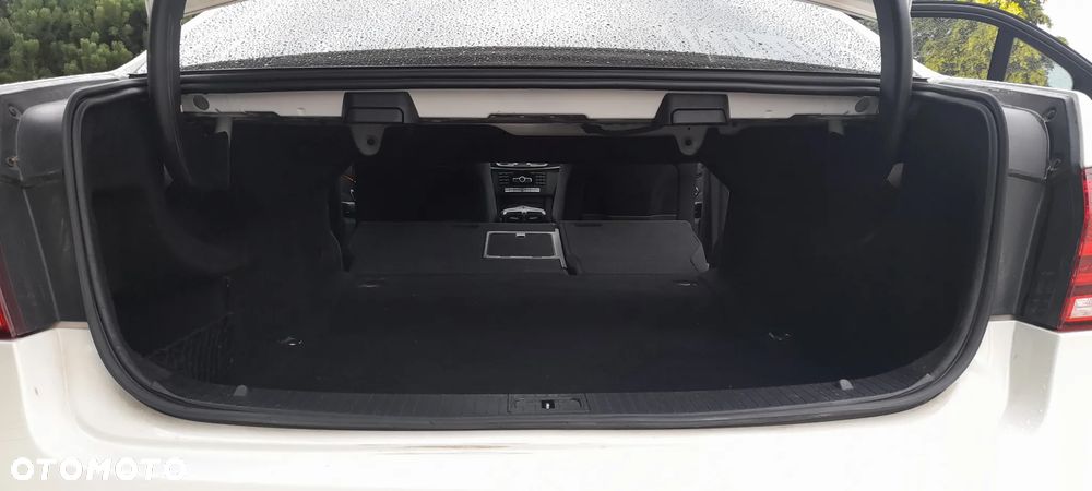 Mercedes-Benz Klasa E 220 BlueTEC 4-Matic Classic - 29