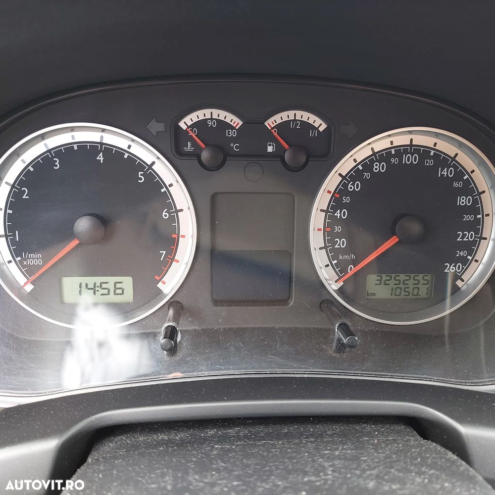 Volkswagen Bora 1.6 - 16