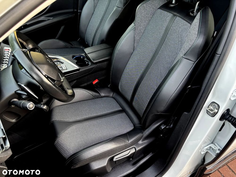 Peugeot 3008 Plug-In Hybrid 225 e-EAT8 Allure Pack - 14