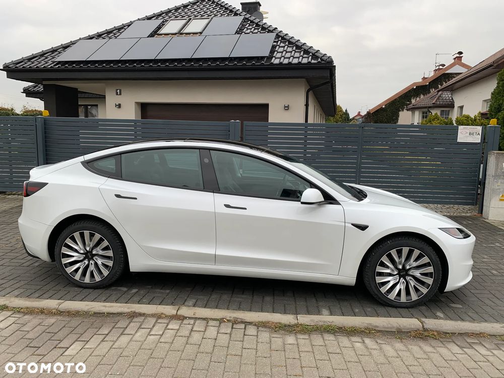 Tesla Model 3 2025 photo 2