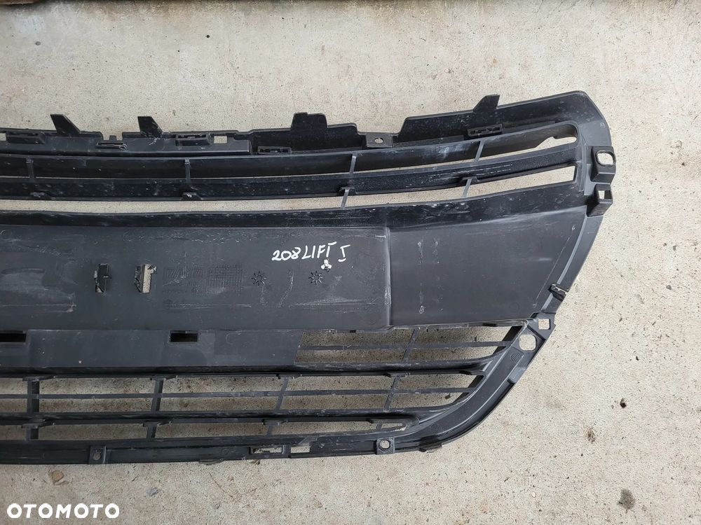Atrapa grill zderzaka przedniego Peugeot 208 Lift - 11