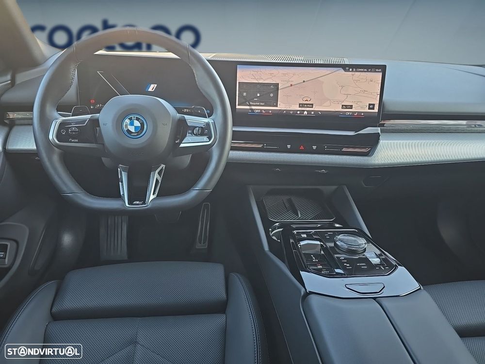 BMW 530 e Pack Desportivo M - 12