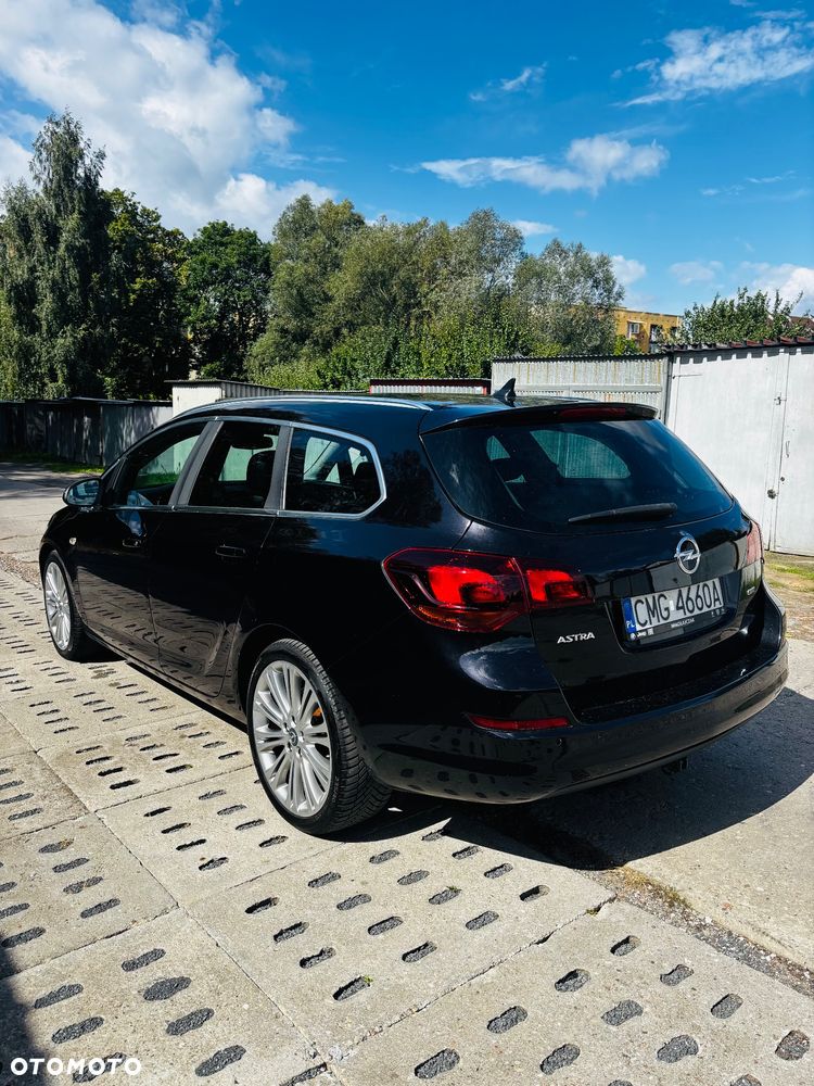Opel Astra 1.7 CDTI Cosmo - 3