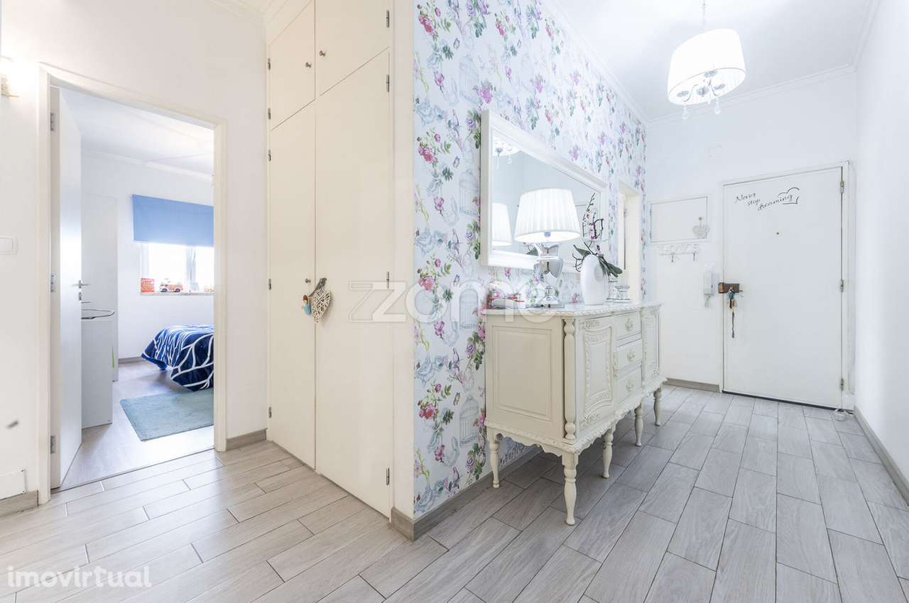 T2 totalmente renovado com garagem l Forte da Casa - Grande imagem: 4/16