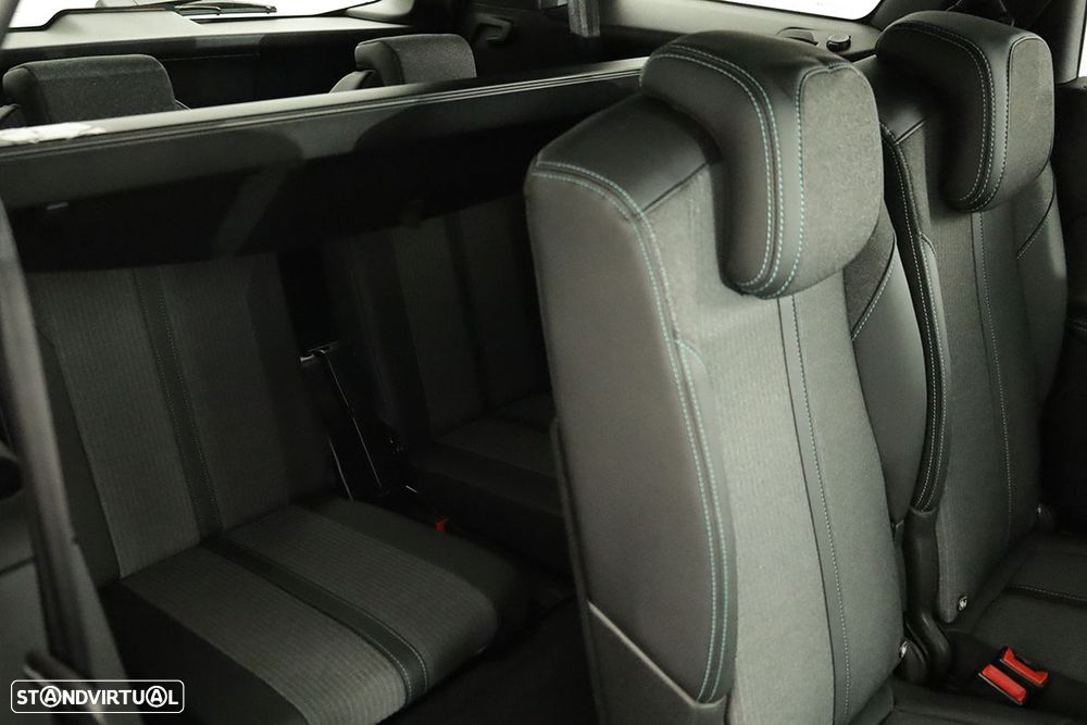 Peugeot 5008 1.2 PureTech Allure Pack EAT8 - 24