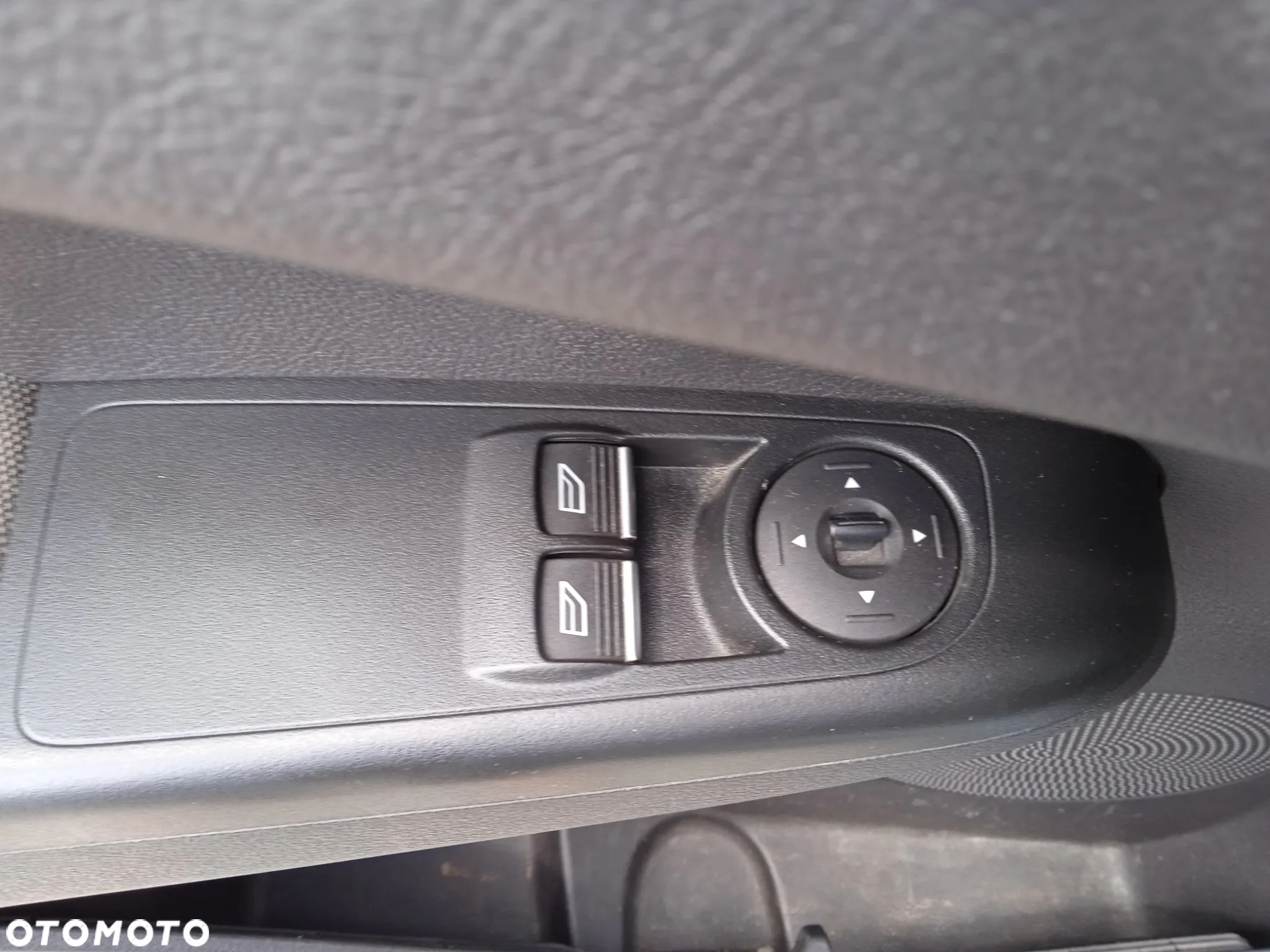 Ford Tourneo Courier 1.5 TDCi Titanium - 11